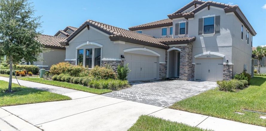 House in Odessa, Florida 4 bedrooms, 295.62 sq.m. № 1858081