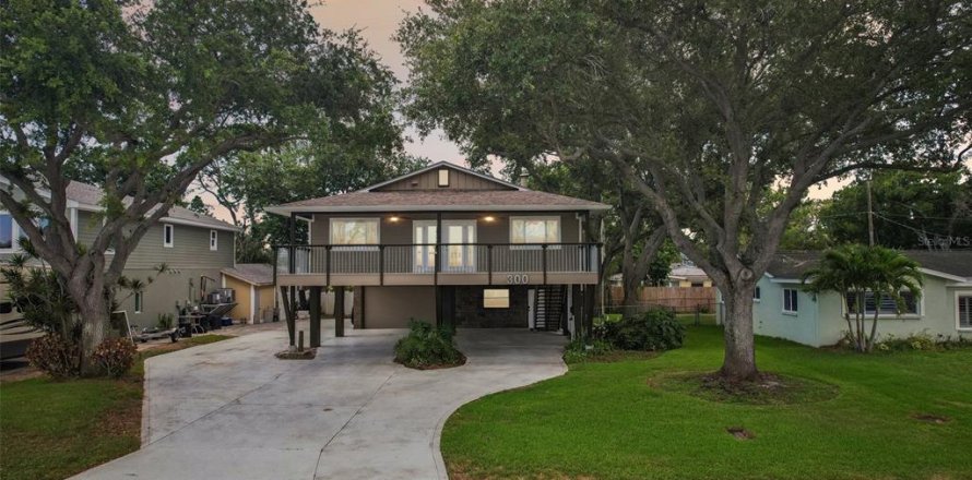 Villa ou maison à Saint Petersburg, Floride 3 chambres, 157.19 m2 № 2230875