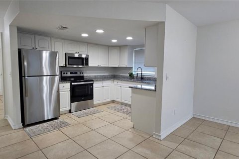 Apartamento en alquiler en Cape Coral, Florida, 3 dormitorios, 114.64 m2 № 1913853 - foto 5