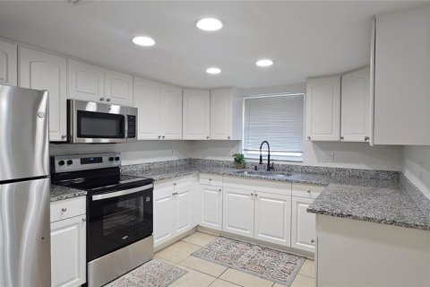 Apartamento en alquiler en Cape Coral, Florida, 3 dormitorios, 114.64 m2 № 1913853 - foto 4