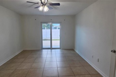 Apartamento en alquiler en Cape Coral, Florida, 3 dormitorios, 114.64 m2 № 1913853 - foto 12