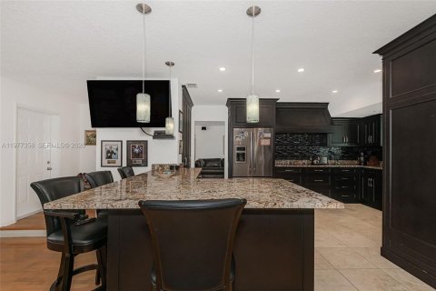 House in Hollywood, Florida 3 bedrooms, 174.66 sq.m. № 2041676 - photo 5