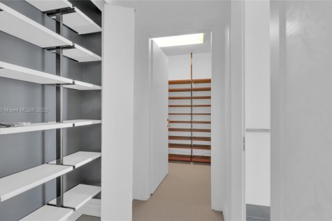 Condominio en venta en Miami, Florida, 4 dormitorios, 400.41 m2 № 1927768 - foto 26