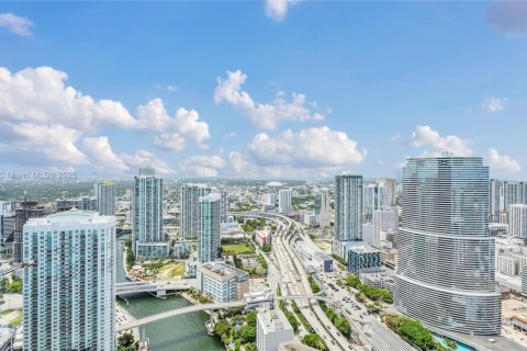 Condominio en venta en Miami, Florida, 4 dormitorios, 400.41 m2 № 1927768 - foto 28