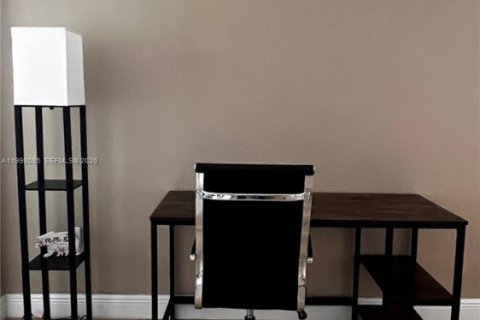 Снять в аренду кондоминиум в Майами-Бич, Флорида 1 спальня, 90.49м2, № 2063456 - фото 9