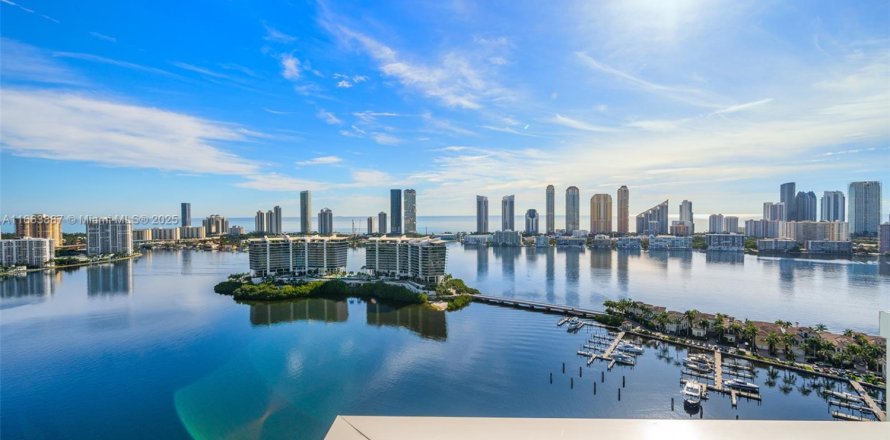 Condominio en Aventura, Florida, 3 dormitorios  № 1878382