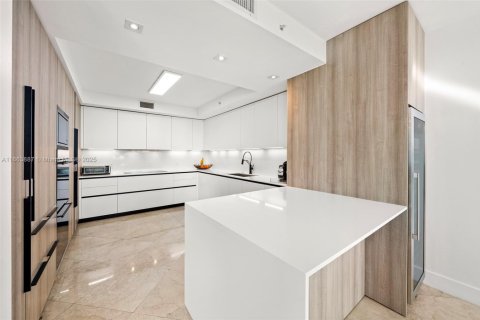 Condominio en venta en Aventura, Florida, 3 dormitorios, 315.87 m2 № 1878382 - foto 3