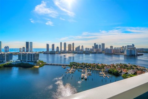 Condominio en venta en Aventura, Florida, 3 dormitorios, 315.87 m2 № 1878382 - foto 13