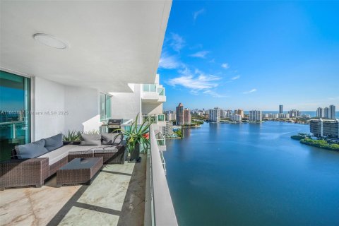 Condominio en venta en Aventura, Florida, 3 dormitorios, 315.87 m2 № 1878382 - foto 14
