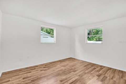 Casa en venta en New Port Richey, Florida, 2 dormitorios, 99.03 m2 № 1917760 - foto 12