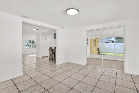 Casa en venta en New Port Richey, Florida, 2 dormitorios, 99.03 m2 № 1917760 - foto 8