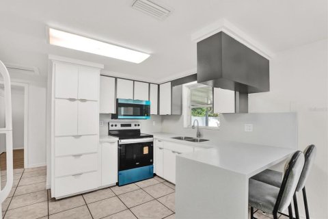 Casa en venta en New Port Richey, Florida, 2 dormitorios, 99.03 m2 № 1917760 - foto 5