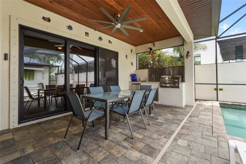 House in Sarasota, Florida 3 bedrooms, 166.57 sq.m. № 2105088 - photo 12