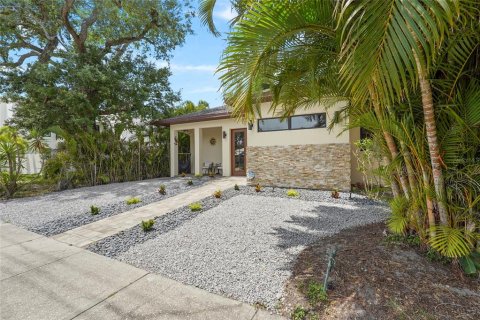 House in Sarasota, Florida 3 bedrooms, 166.57 sq.m. № 2105088 - photo 21