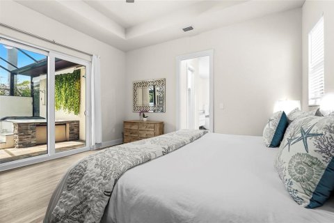 House in Sarasota, Florida 3 bedrooms, 166.57 sq.m. № 2105088 - photo 9