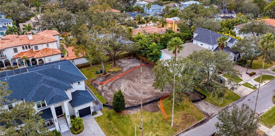 Land in Tampa, Florida № 1540150