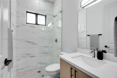 House in Hialeah, Florida 4 bedrooms, 148.64 sq.m. № 1976849 - photo 23