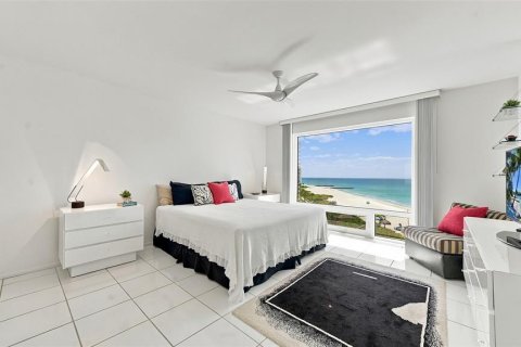 Condo in Longboat Key, Florida, 2 bedrooms  № 2385886 - photo 29