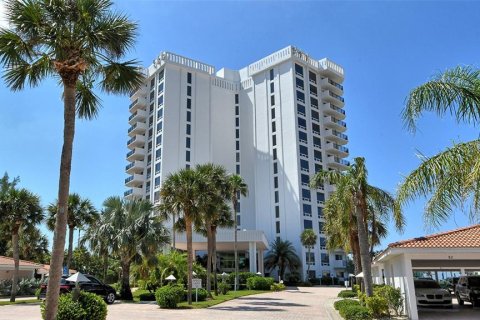 Condo in Longboat Key, Florida, 2 bedrooms  № 2385886