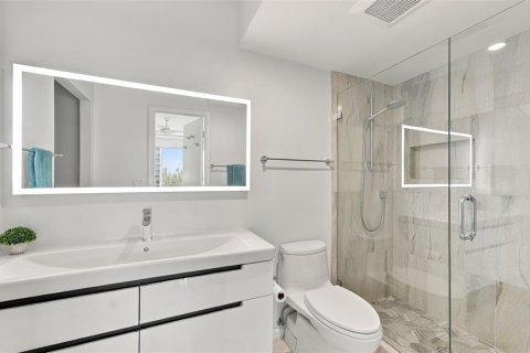 Condo in Longboat Key, Florida, 2 bedrooms  № 2385886 - photo 25