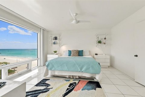 Condo in Longboat Key, Florida, 2 bedrooms  № 2385886 - photo 28