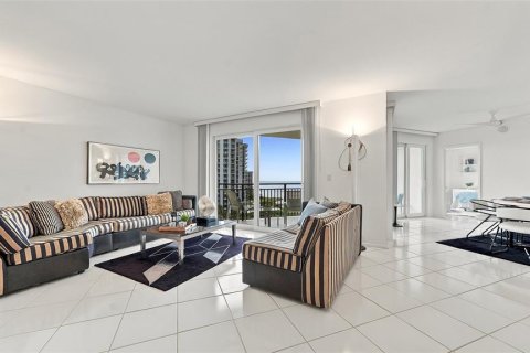 Condo in Longboat Key, Florida, 2 bedrooms  № 2385886 - photo 3