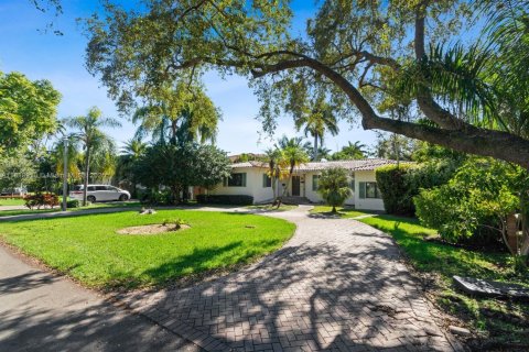 House in Miami Shores, Florida 3 bedrooms, 197.23 sq.m. № 1776039 - photo 1