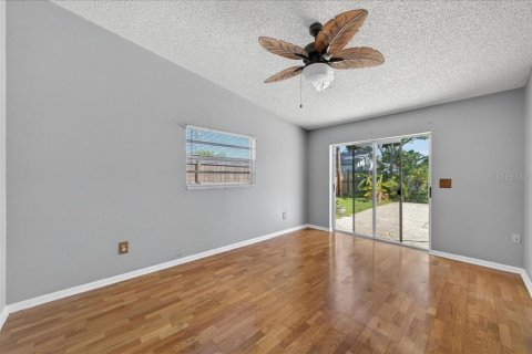 House in Pinellas Park, Florida 4 bedrooms, 175.4 sq.m. № 2222602 - photo 25