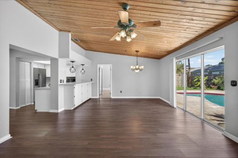 House in Pinellas Park, Florida 4 bedrooms, 175.4 sq.m. № 2222602 - photo 22