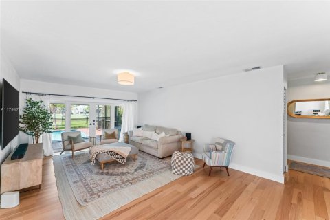 Casa en venta en Palmetto Bay, Florida, 3 dormitorios, 158.4 m2 № 1739089 - foto 5