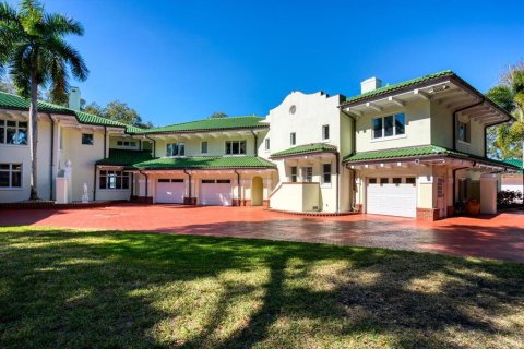 House in Clearwater, Florida 10 bedrooms, 1530.29 sq.m. № 1579139 - photo 4