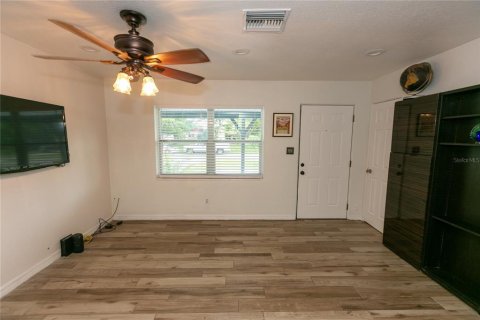 House in Winter Park, Florida 3 bedrooms, 106.74 sq.m. № 2222757 - photo 11