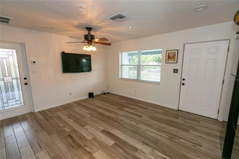 House in Winter Park, Florida 3 bedrooms, 106.74 sq.m. № 2222757 - photo 10