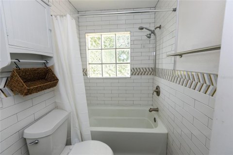 House in Winter Park, Florida 3 bedrooms, 106.74 sq.m. № 2222757 - photo 17