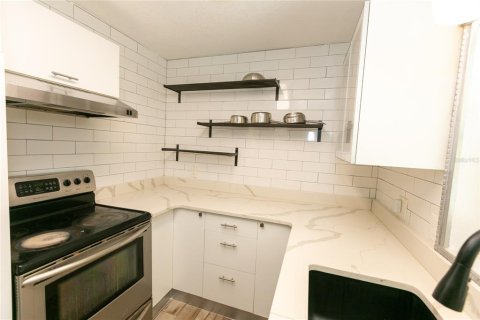 House in Winter Park, Florida 3 bedrooms, 106.74 sq.m. № 2222757 - photo 5