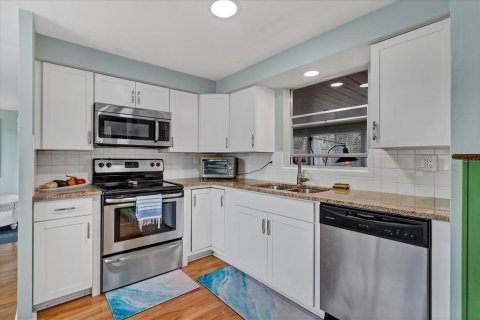 House in Englewood, Florida 2 bedrooms, 82.22 sq.m. № 1827023 - photo 16