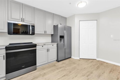 Condo in Punta Gorda, Florida, 2 bedrooms  № 2403428 - photo 5