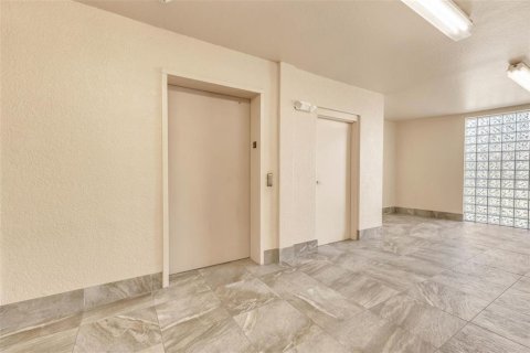 Condo in Punta Gorda, Florida, 2 bedrooms  № 2403428 - photo 28