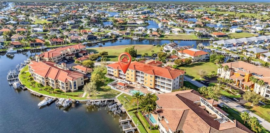 Condo in Punta Gorda, Florida, 2 bedrooms  № 2403428