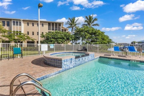 Condo in Punta Gorda, Florida, 2 bedrooms  № 2403428 - photo 2