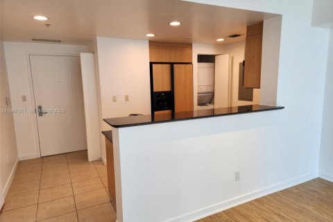 Copropriété à louer à Miami, Floride: 47.1 m2 № 2029728 - photo 5