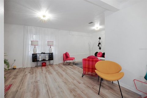 House in Dunedin, Florida 3 bedrooms, 205.87 sq.m. № 1788251 - photo 14