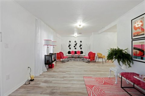 House in Dunedin, Florida 3 bedrooms, 205.87 sq.m. № 1788251 - photo 9