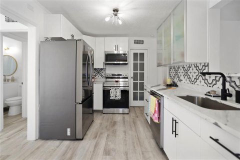 House in Dunedin, Florida 3 bedrooms, 205.87 sq.m. № 1788251 - photo 6