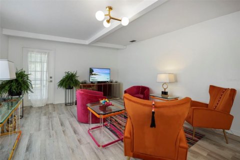 House in Dunedin, Florida 3 bedrooms, 205.87 sq.m. № 1788251 - photo 26