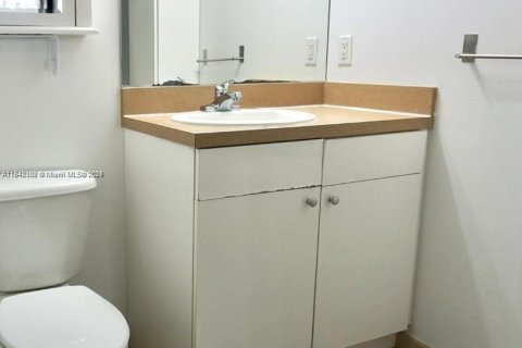 Copropriété à vendre à Miami, Floride: 2 chambres, 106.19 m2 № 1958550 - photo 14