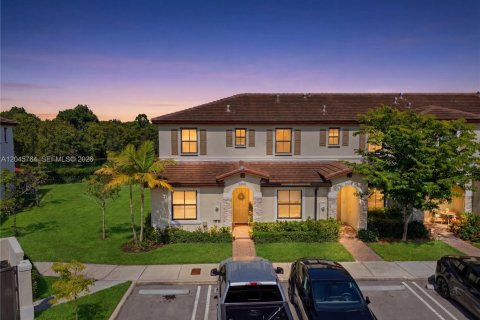 Adosado en Cutler Bay, Florida 3 dormitorios, 123.37 m2 № 2251222