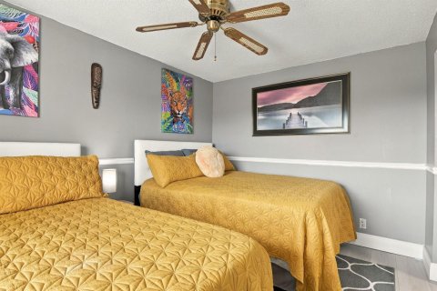 Condo in Lake Worth, Florida, 2 bedrooms  № 2378668 - photo 14