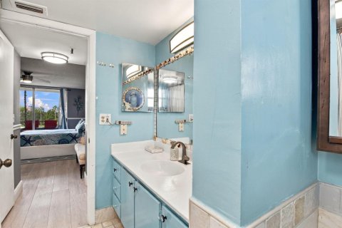 Condo in Lake Worth, Florida, 2 bedrooms  № 2378668 - photo 20