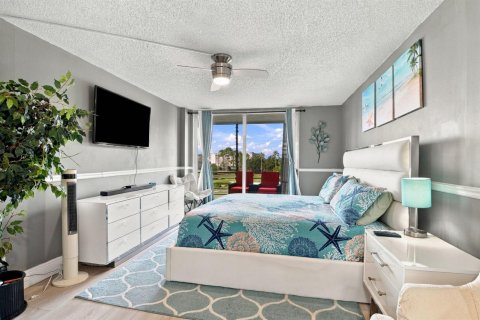 Condo in Lake Worth, Florida, 2 bedrooms  № 2378668 - photo 21